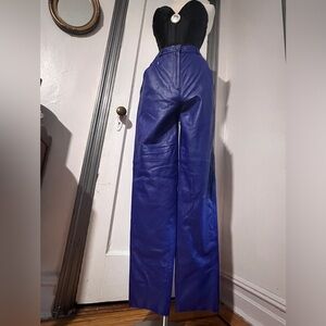 80s purple leather pants tagged Suzelle Paris/New York/London sz 8.